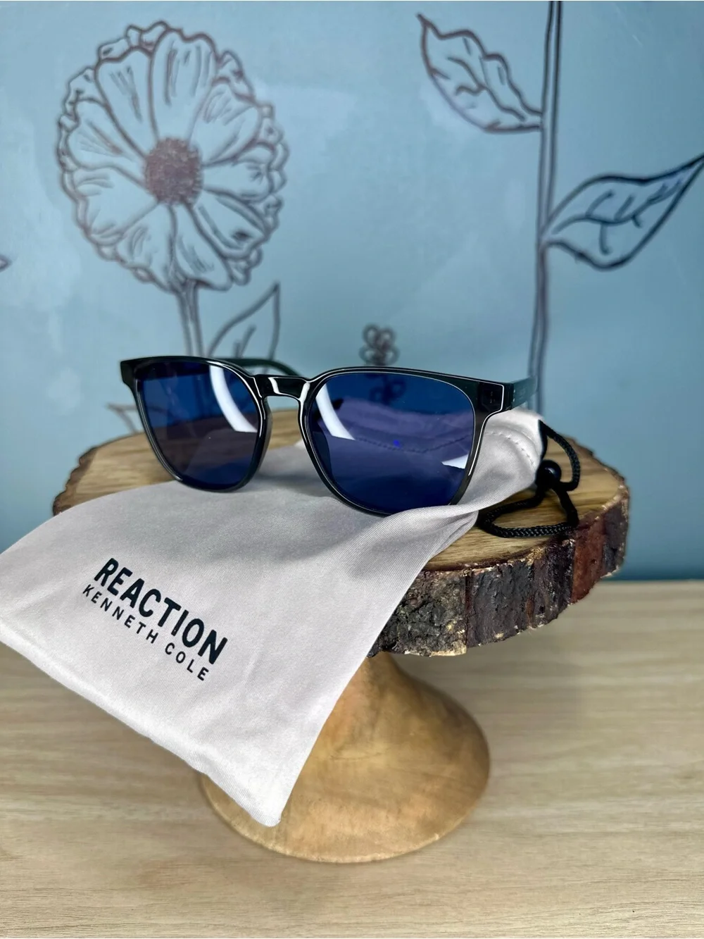 Reaction Kenneth Cole kenneth cole